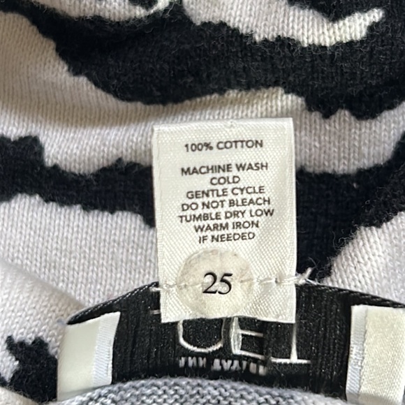 Ann Taylor LOFT Zebra print button front cardigan size Medium - Picture 7 of 12